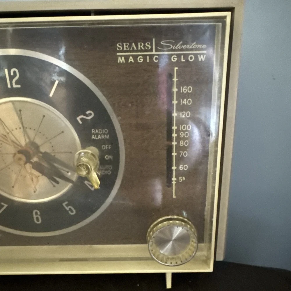 Vtg MCM Sears Silvertone 5036 'Magic Glow' AM Vacuum Tube Alarm Clock Radio Read